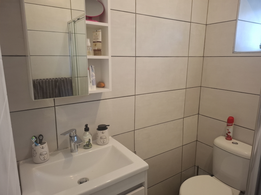 To Let 2 Bedroom Property for Rent in Table View Western Cape